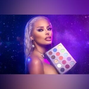 NIB Illuminati Cosmetics - Illuminati X Isa Eyeshadow Palette